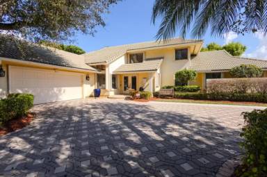 Main picture of 12 Marlwood Ln