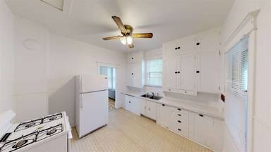 Main picture of 205 8th Ave SW