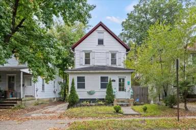 Main picture of 14 Chapel Ave