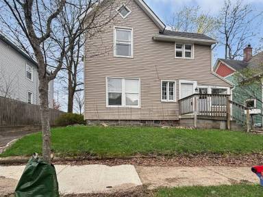 Main picture of 716 Kellogg St SE