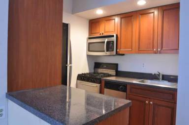 Main picture of 426 W 49th St