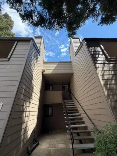 Main picture of Highland Condominiums