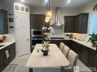 Main picture of 5113 E Anderson Dr