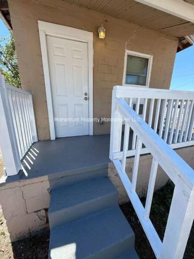 Main picture of 2501 E Chelsea St
