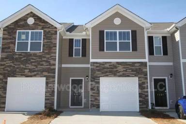 Main picture of 1317 Wunder Way