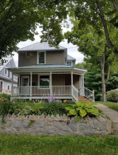 Main picture of 1208 Ramsey St W
