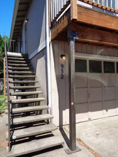 Main picture of 956 Capitol St NE