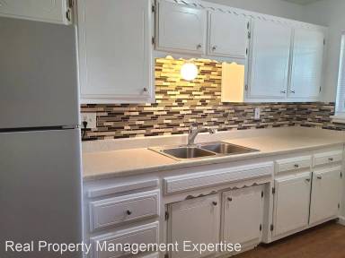 Main picture of 139 General Arnold St NE