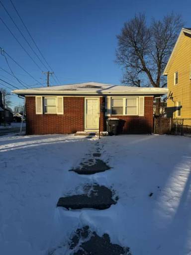 Main picture of 886 Brighton Ave