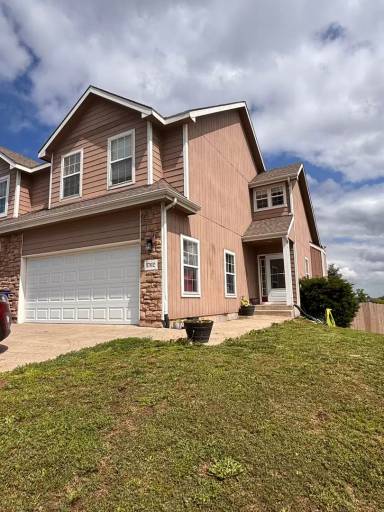 Main picture of 1702 Lydia Ln