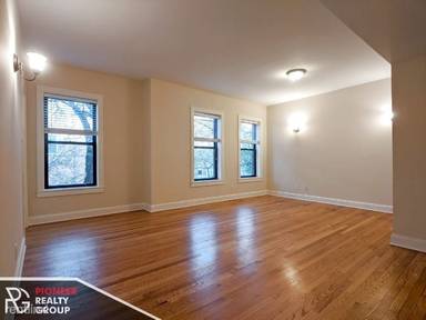 Main picture of 4034 N Ashland Ave