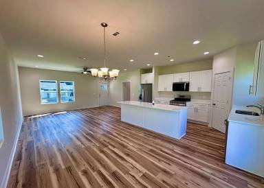 Main picture of 104 Neenan Dr