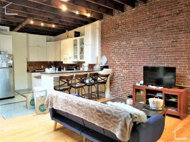 Main picture of 255 Kelton St