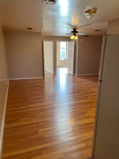 Main picture of 1301 E Carson St