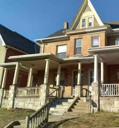 Main picture of 585 E Chestnut St