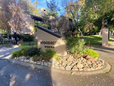 Main picture of 615 Woodside Sierra