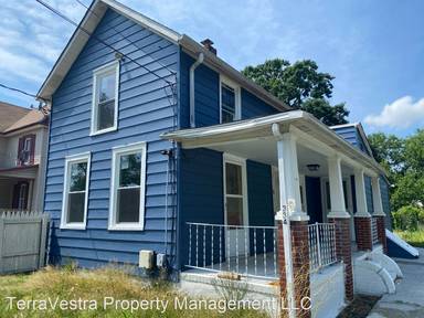 Main picture of 334 W Almond St