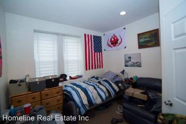 Main picture of 1713 W Berks St