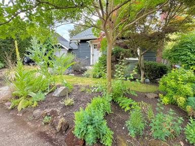 Main picture of 2425 NE 60th Ave