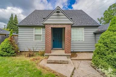 Main picture of 1818 W 22nd St
