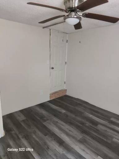 Main picture of 156 Oak St