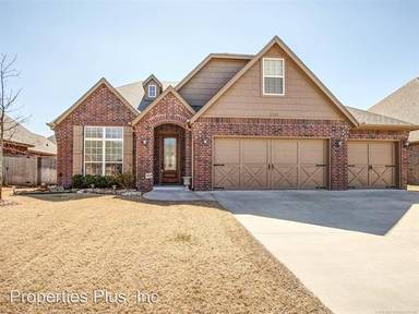 Main picture of 3309 W Knoxville St