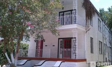Main picture of 8 Fontainebleau Dr