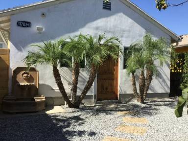 Main picture of 11703 Casimir Ave