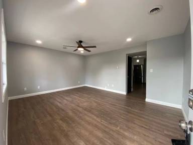 Main picture of 1010 Sun Valley Vlg