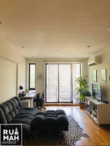 Main picture of 90 Marion St