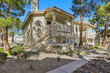 Main picture of 916 Rockview Dr