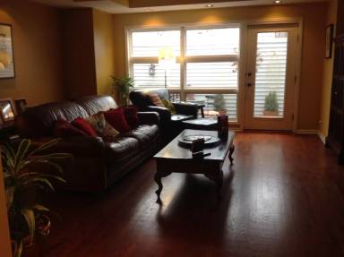 Main picture of 1647 N Winchester Ave