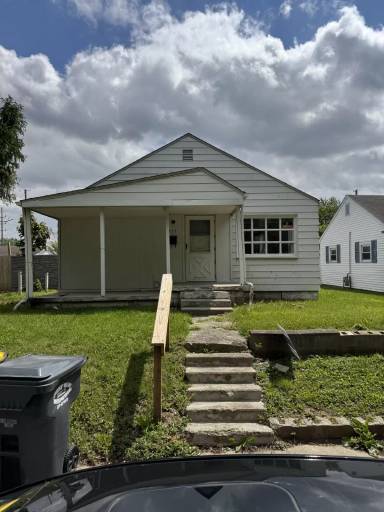 Main picture of 415 E 35th St