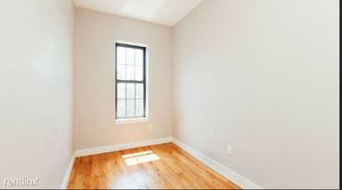 Main picture of 154 Woodward Ave