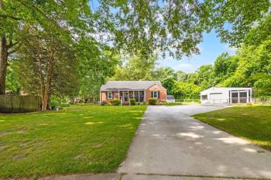 Main picture of 6333 Tuttle Ave