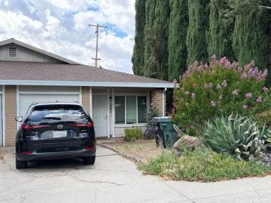 Main picture of 5391-5393 Manzanita Ave