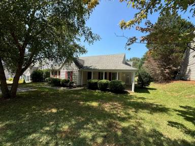 Main picture of 327 Springfield Cir