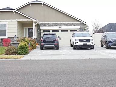 Main picture of 723 W Heather Woods Dr