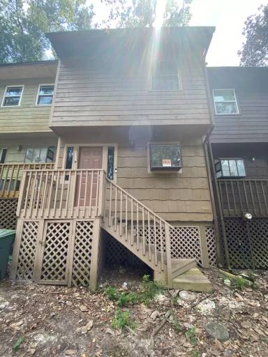 Main picture of 1721 Beechwood Cir S
