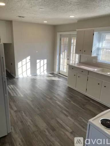 Main picture of 810 N Indiana St