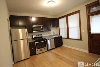 Main picture of 2651 N Harding Ave