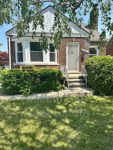 Main picture of 15733 Couzens Ave
