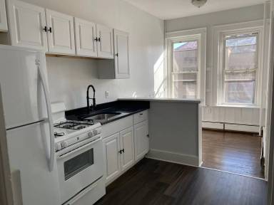 Main picture of 109 W Main St