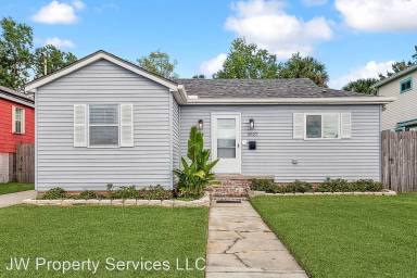 Main picture of 3527 Desaix Blvd