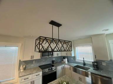 Main picture of 207 Potts St