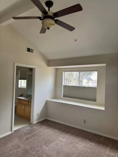 Main picture of 1056 Willow Cir