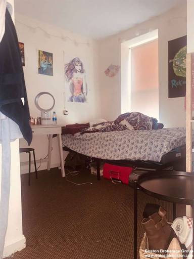 Main picture of 90 Hammond St