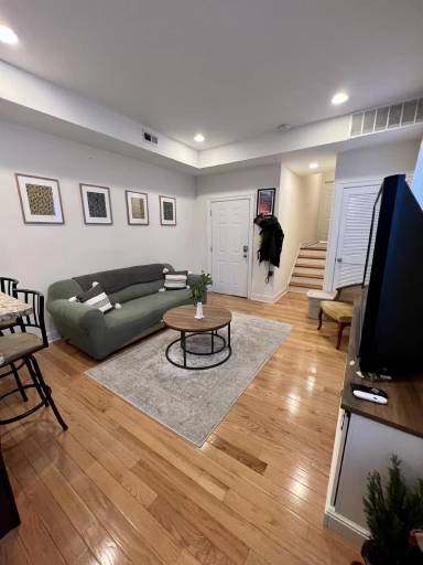 Main picture of 2103 Spring Garden St