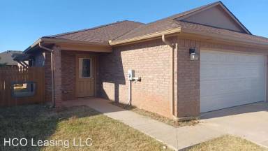 Main picture of 3100 E 4th Ave