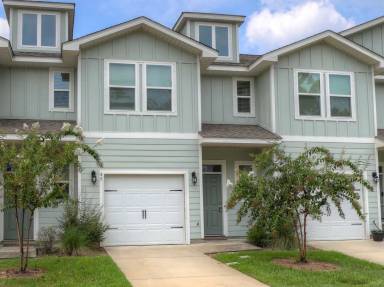 Main picture of Villas at St. Charles